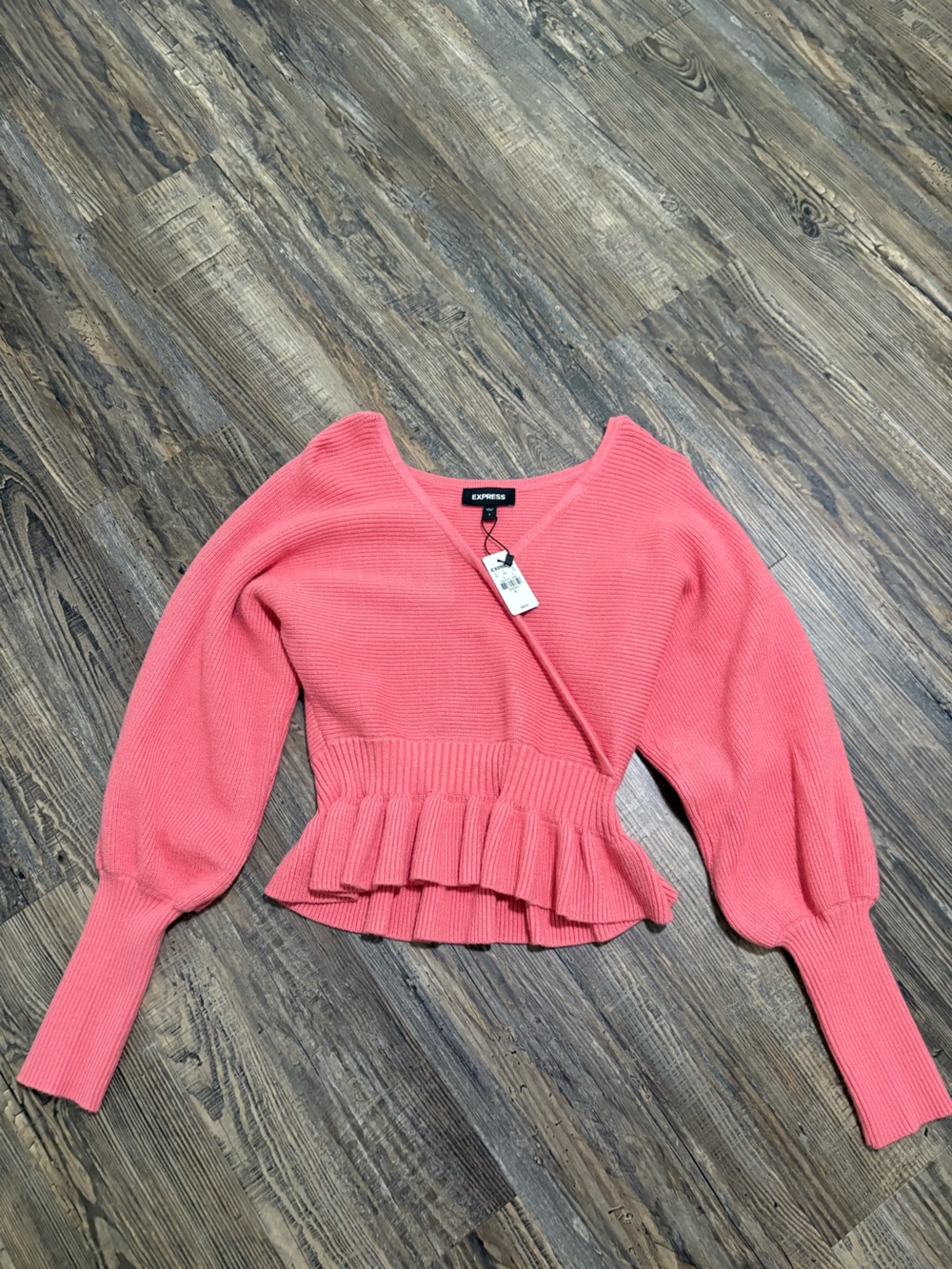 Express Women’s Sweater Top $60.00 Size Small New With Tags Never Worn